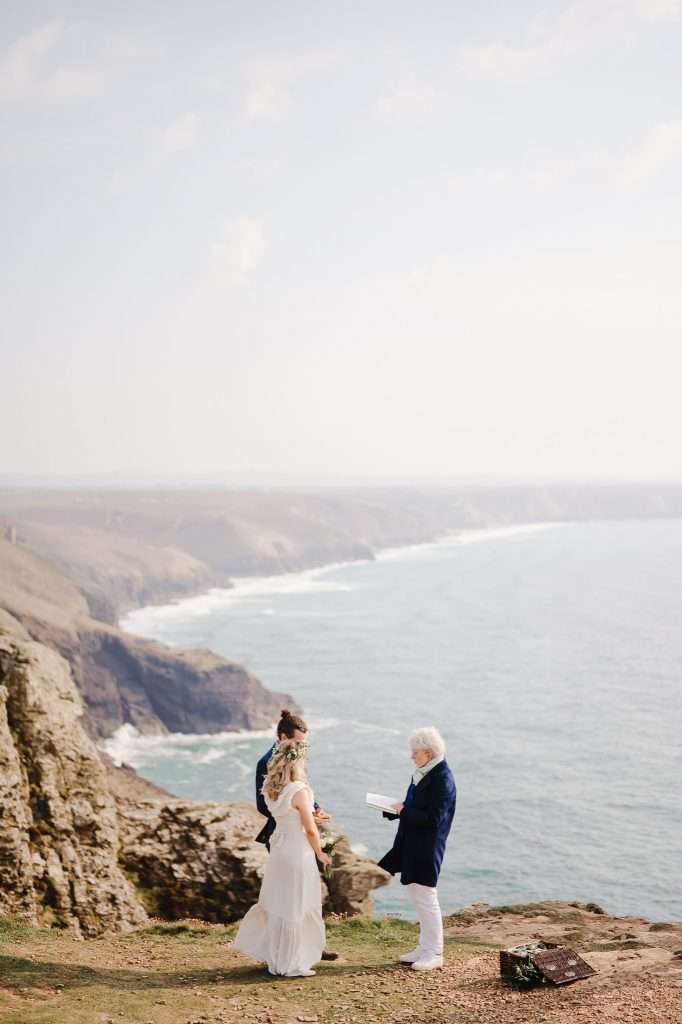 Best Places To Elope In Cornwall | Cornwall Wedding Photographer | Saying I Do On The Cliff in Cornwall