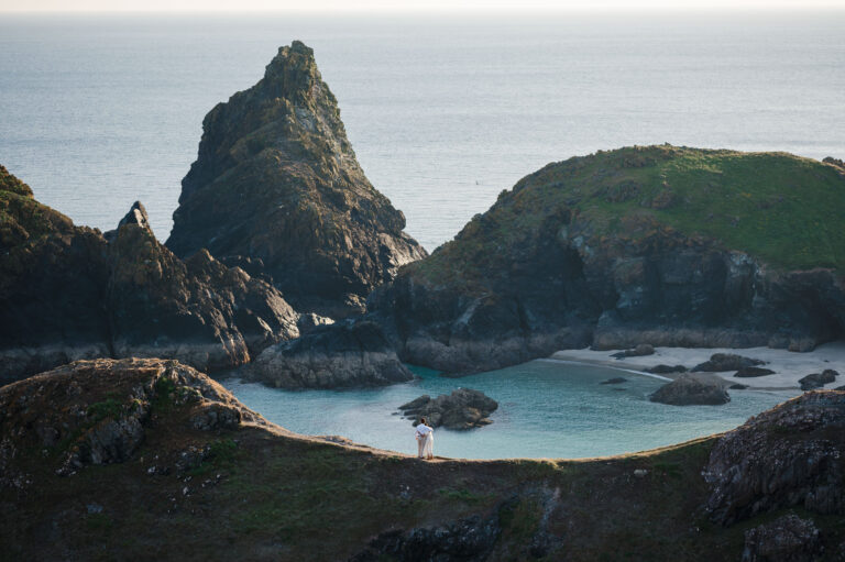 Couple on the spine at Kynance Cove - Best locations for an engagement photoshoot