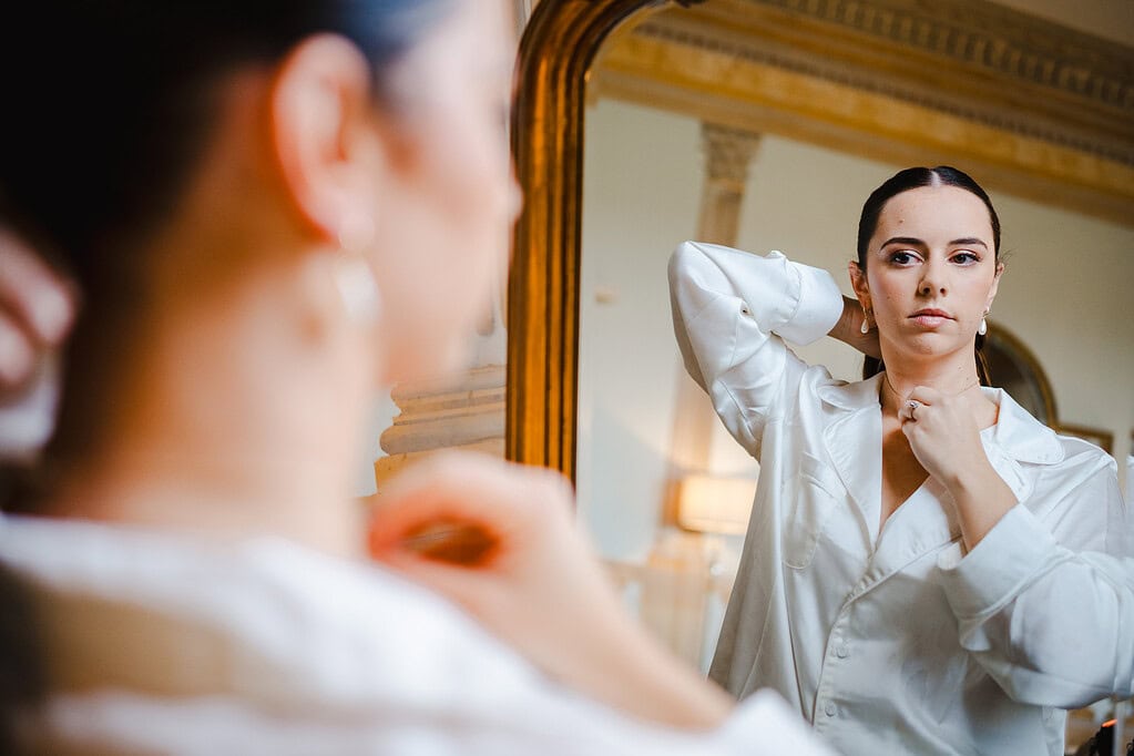 Bridal Party getting ready for a winter wedding at Rockbeare Manor