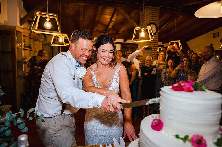 Cutting the wedding cake